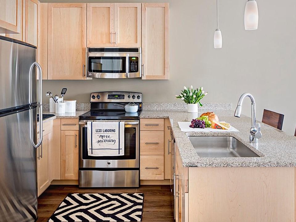 2nd image of 411 Summer St #501