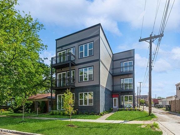 2nd image of 3727 Sunnyside Ave #203