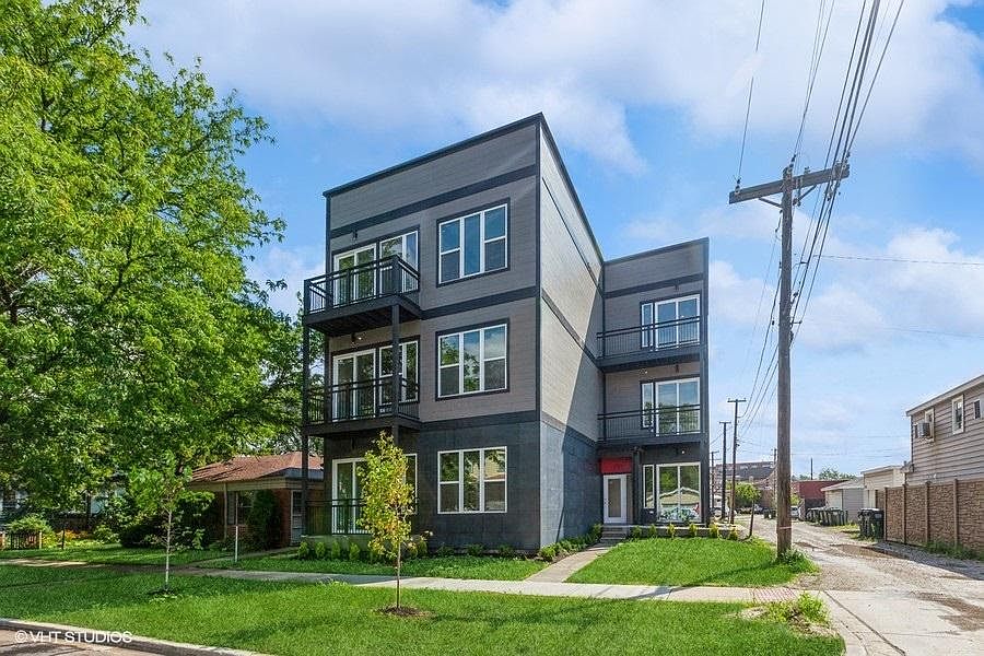 1st image of 3727 Sunnyside Ave #301