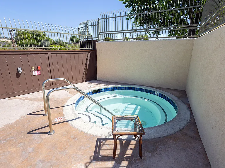 5252 Balboa Arms Dr #167 — Photo 26