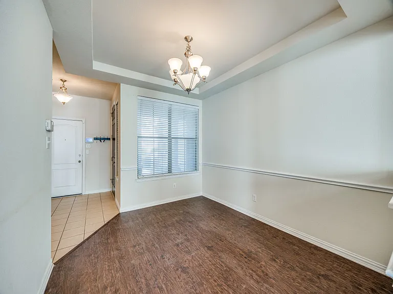 628 Gray Stone Ln — Photo 2