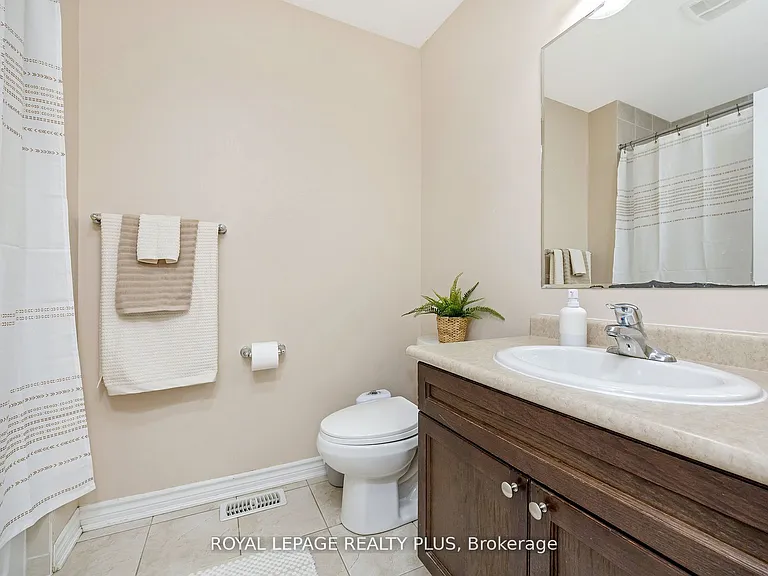 1542 Gainer Cres — Photo 28