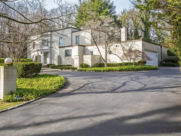 120 Bacon Road, Old Westbury, NY 11568