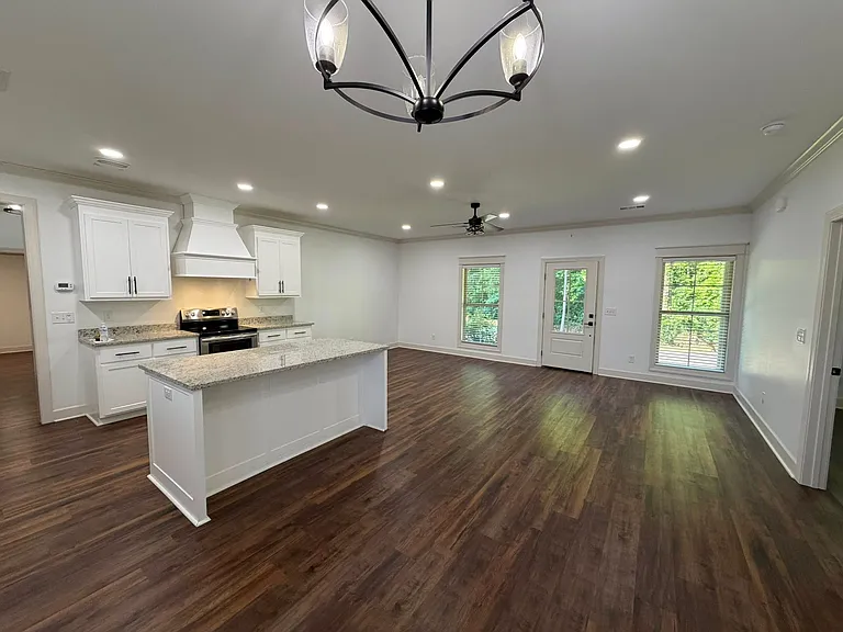 3828 Woodland Hills Dr — Photo 7