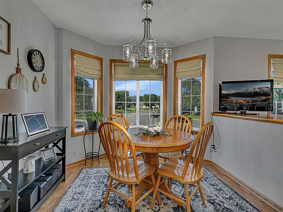 4th image of 401 Cedarwood Ct