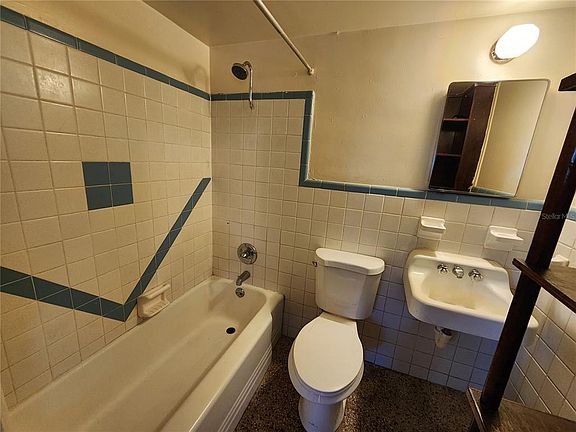 3rd image of 1933 NW 4th Ave #1933B