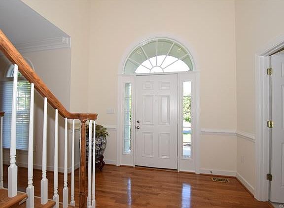 2nd image of 5605 Stoneacre Pl