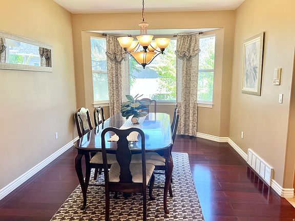 4th image of 369 E Culross Cir N