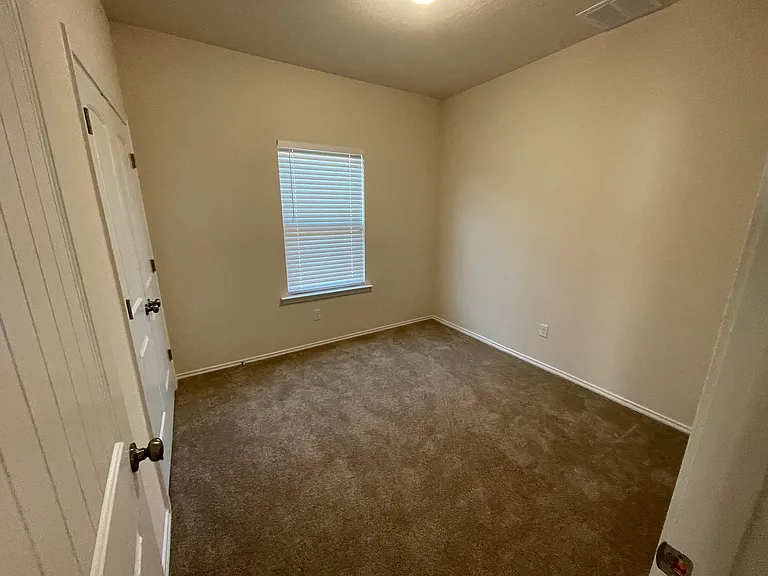 141 Buttercup Bnd — Photo 17