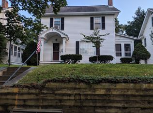 9 Lindbergh Pl, Poughkeepsie, NY 12603
