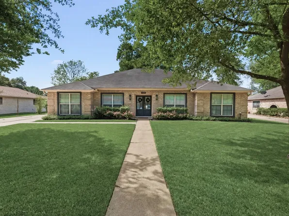 5825 Longwood St, Beaumont, TX 77707