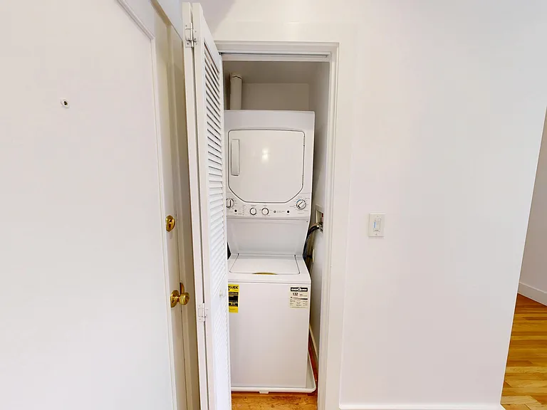 2975 Van Ness Ave — Photo 9