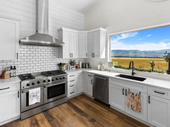 8 Wall St, Townsend, MT 59644