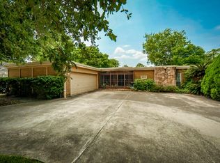 9730 Braesmont Dr, Houston, TX 77096