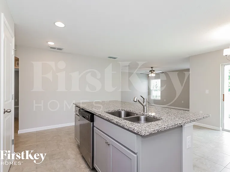 211 Southern Breeze Loop — Photo 5