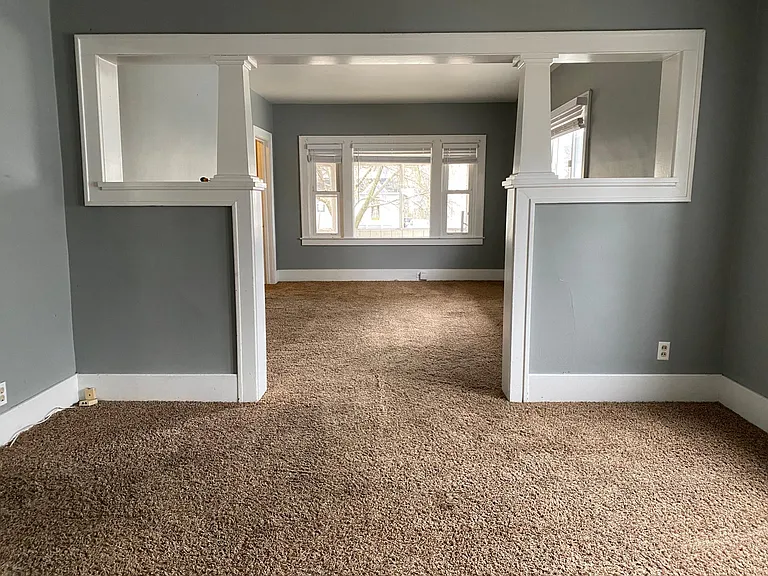 843 Ardmore St SE — Photo 1