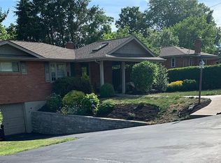 1604 Marion Dr, Finleyville, PA