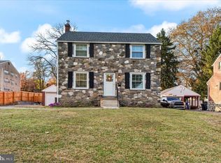 24 N New Ardmore Ave, Broomall, PA 19008