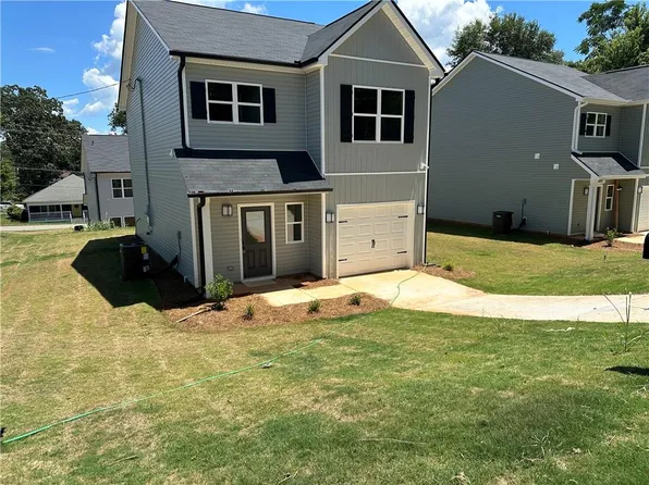 17 Taylor St, Toccoa, GA 30577