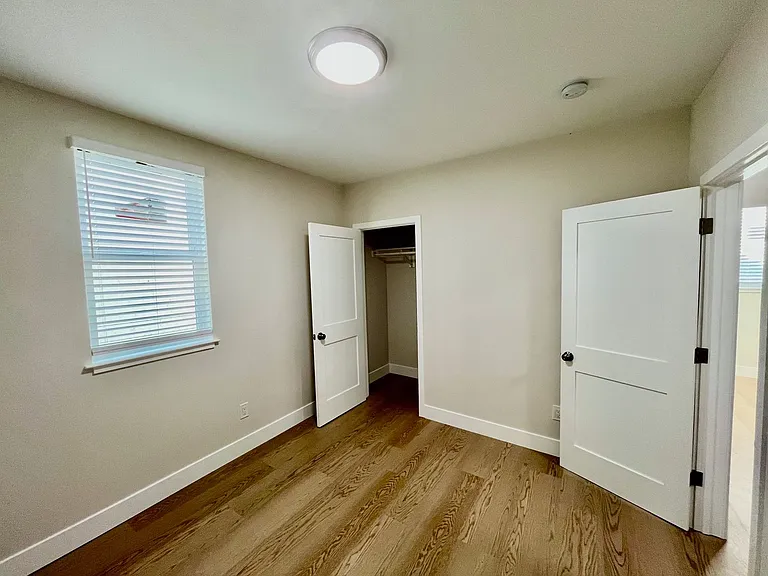 Spectacular, Completely Renovated 2 Bed/1 Bath Fully — Photo 4