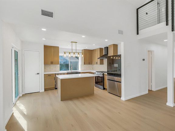 3rd image of 8622 Humphreys Drive