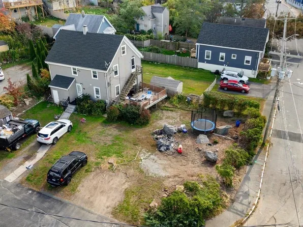 35-37 Sargent St, Gloucester, MA 01930