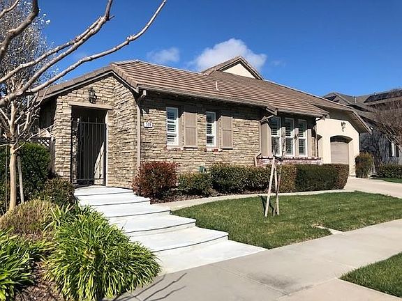 2nd image of 509 Longwood Pl