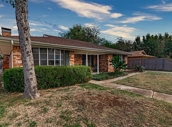 3rd image of 330 Nunez Dr
