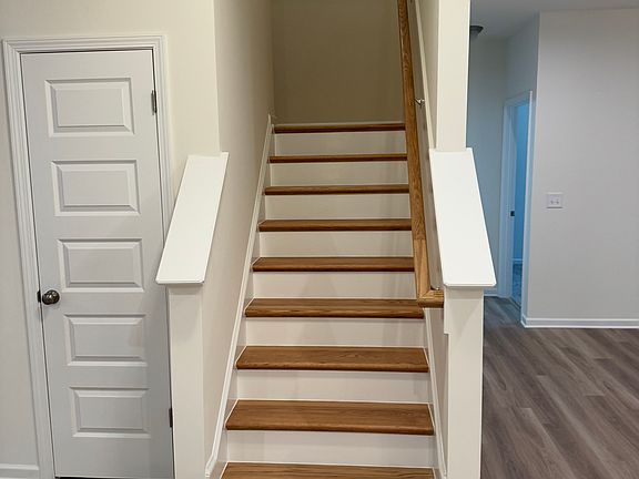 5th image of 528 Marthas View Way