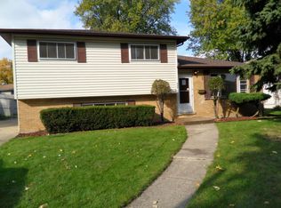 134 S Vista Ave, Addison, IL 60101