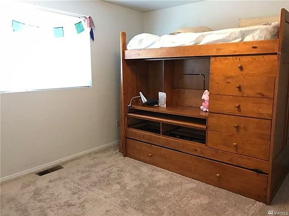 5th image of 2924 Moore St #2924