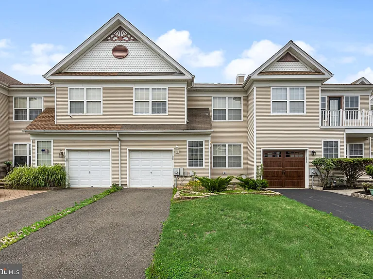 108 Tattersall Dr — Photo 1