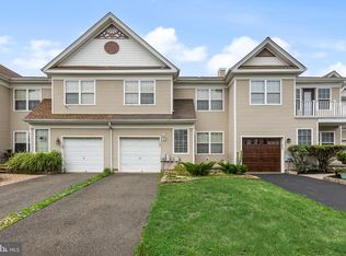 108 Tattersall Dr, Burlington, NJ 08016