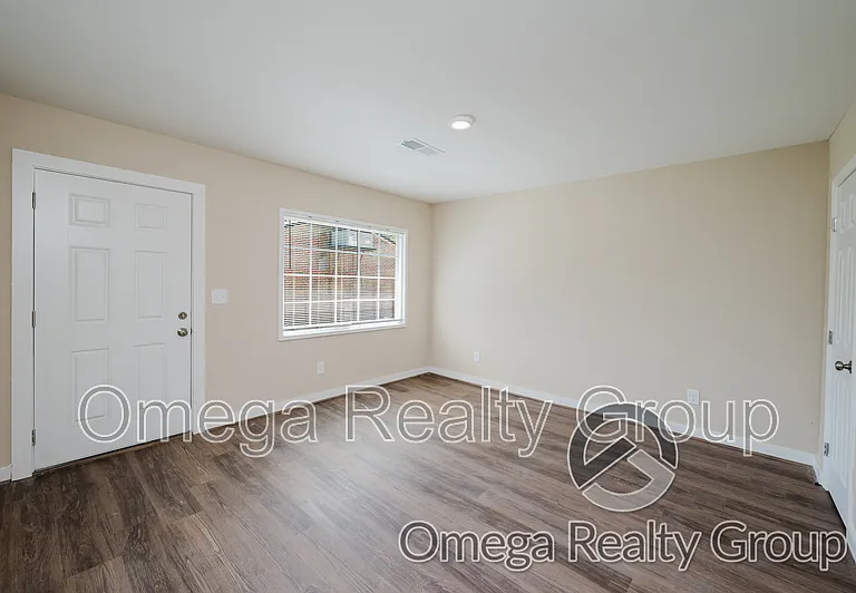 12 E Clay St — Photo 8
