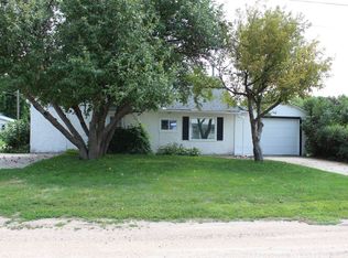 227 W Dawes St, Ainsworth, NE 69210