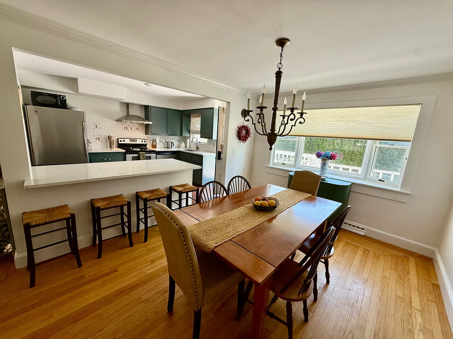 5 bed, 2112 sqft, $3,300 — Photo 4