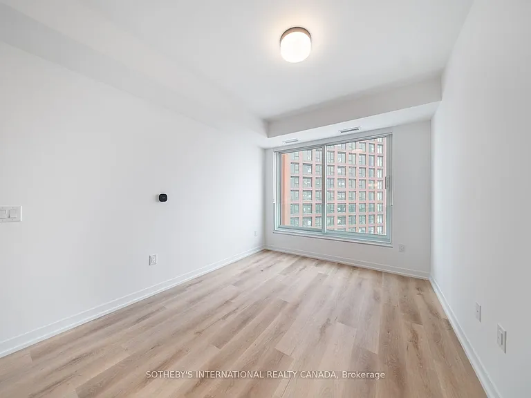 5 York Rd #911 — Photo 11