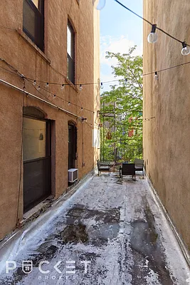 Rented by PocketBroker Inc | media 32