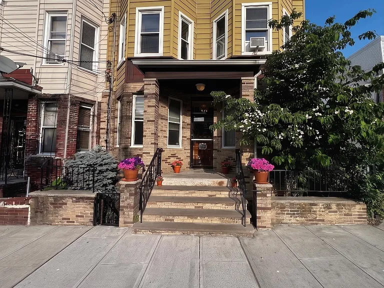 1810 Palisade Ave — Photo 2