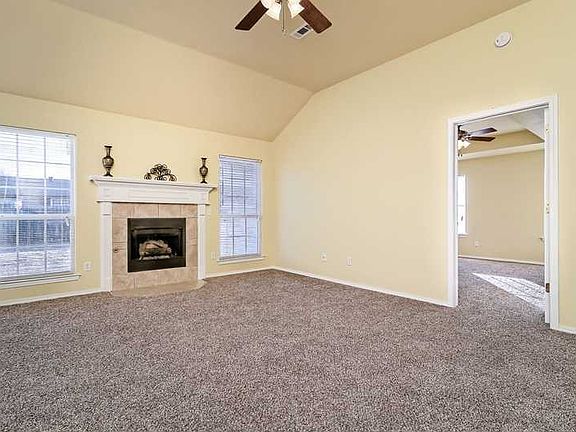 2nd image of 1104 Longview Dr