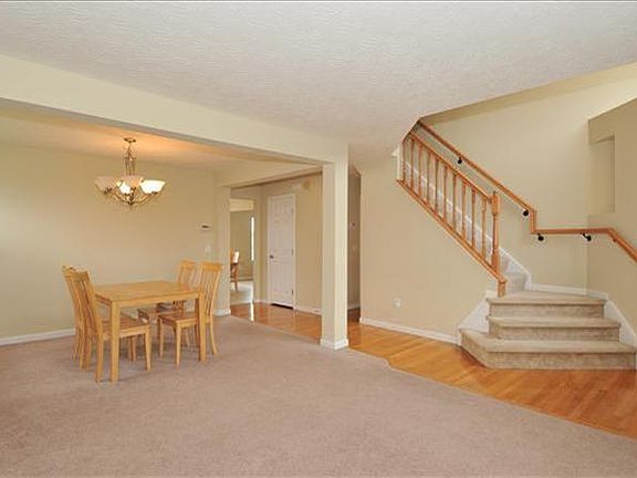 3rd image of 2744 Chateau Ct