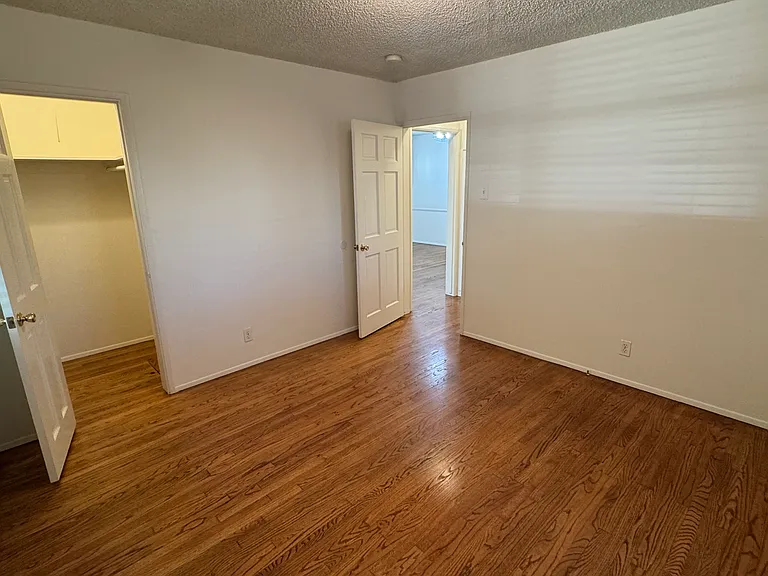 645 N Michigan Ave — Photo 24