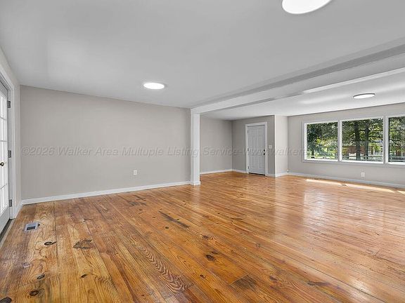5th image of 1074 Anderson Rd