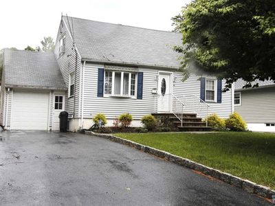 6 Colonial Dr, Midland Park, NJ, 07432