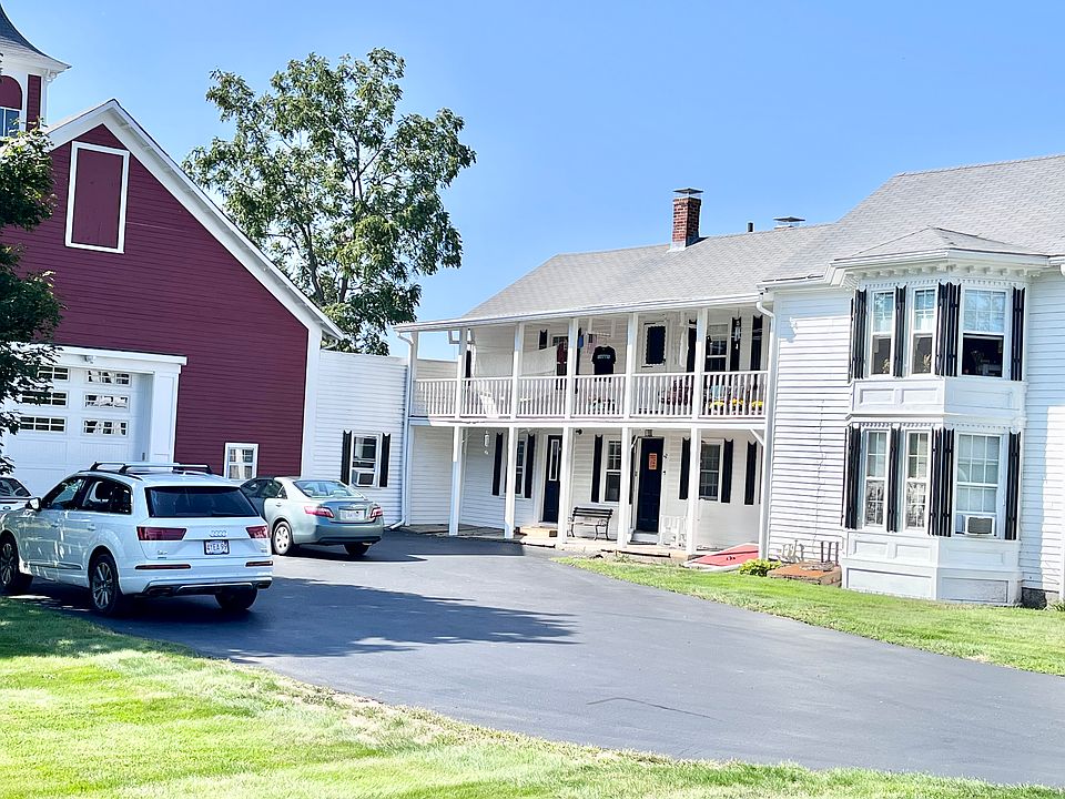 11 Singletary Ave Sutton MA Zillow