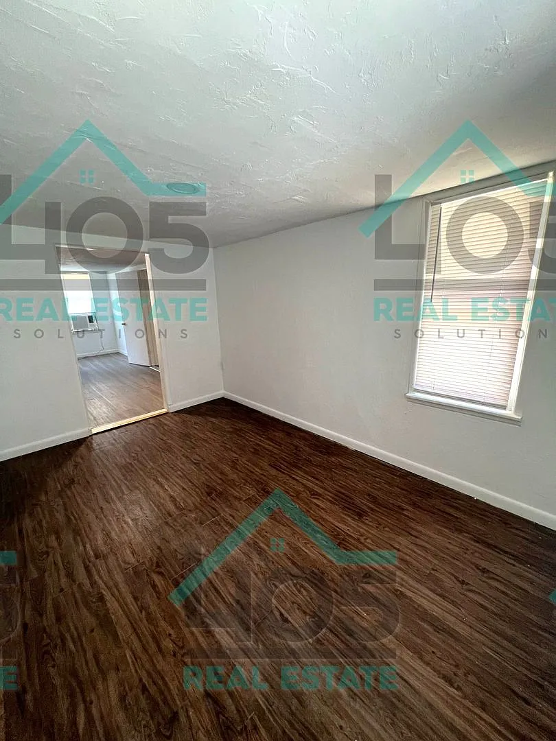 2125 SW 26th St. — Photo 3
