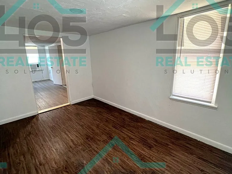 2125 SW 26th St. — Photo 3