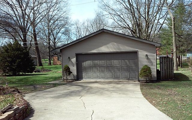 2nd image of 1313 Riverview Rd