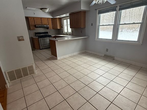 5th image of 2480 Brookshire Dr