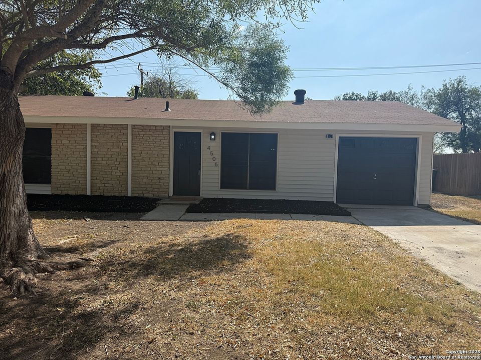 1st image of 4506 Amistad